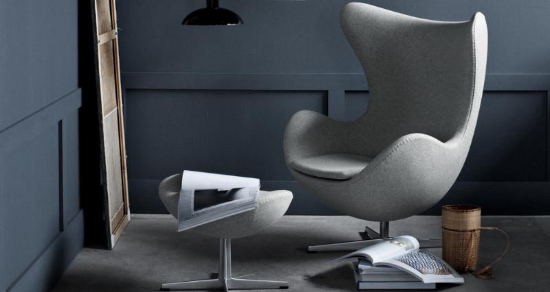 Fauteuil Le Corbusier LC2 intégré dans un intérieur de salon design français, avec élégance.
